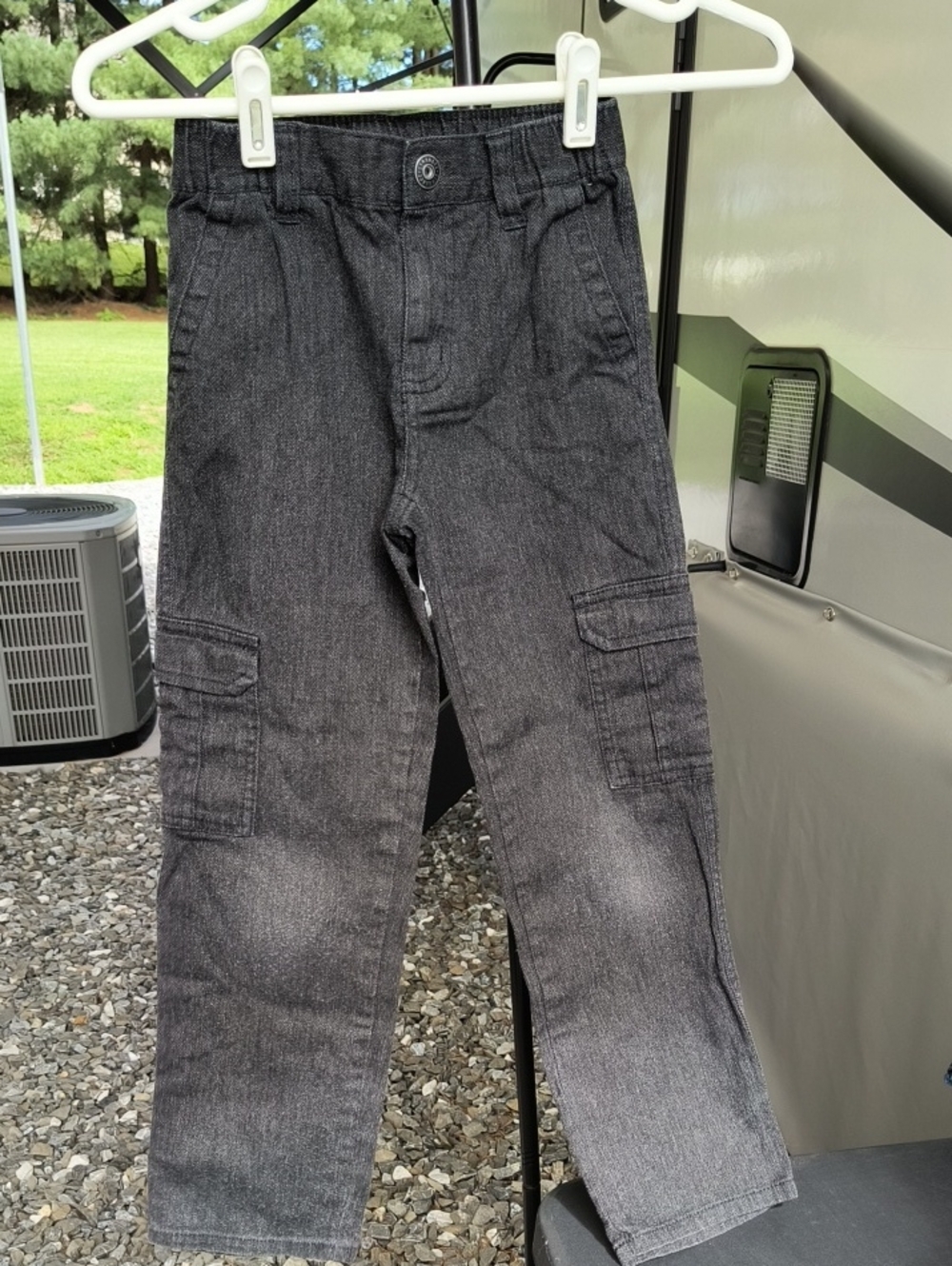 Gymboree Black Cargo Cargo Pants for Kids, Size 7, Unisex.
